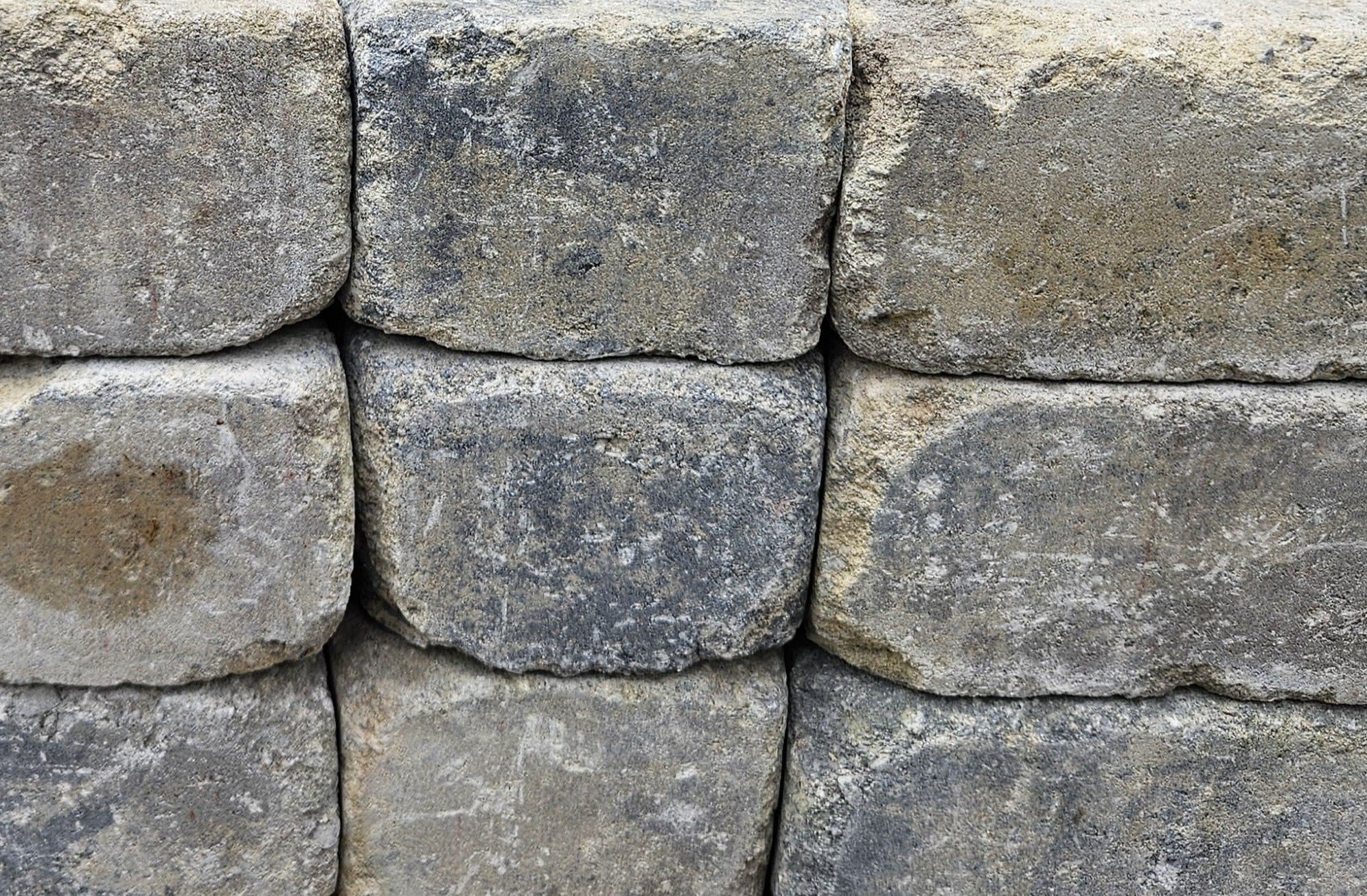 Sierra tumbled wall color